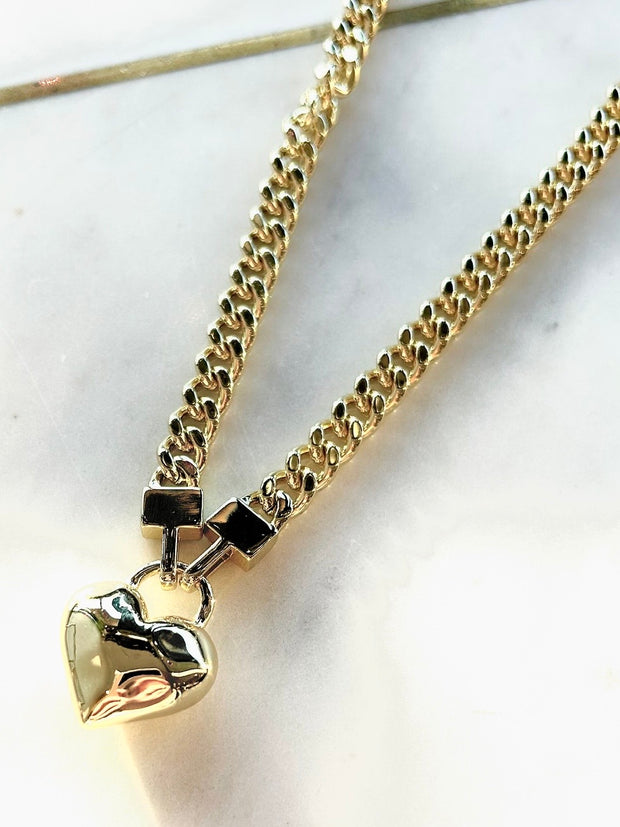 curb chain necklace with heart pendant