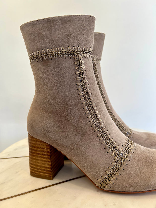 story suede boot