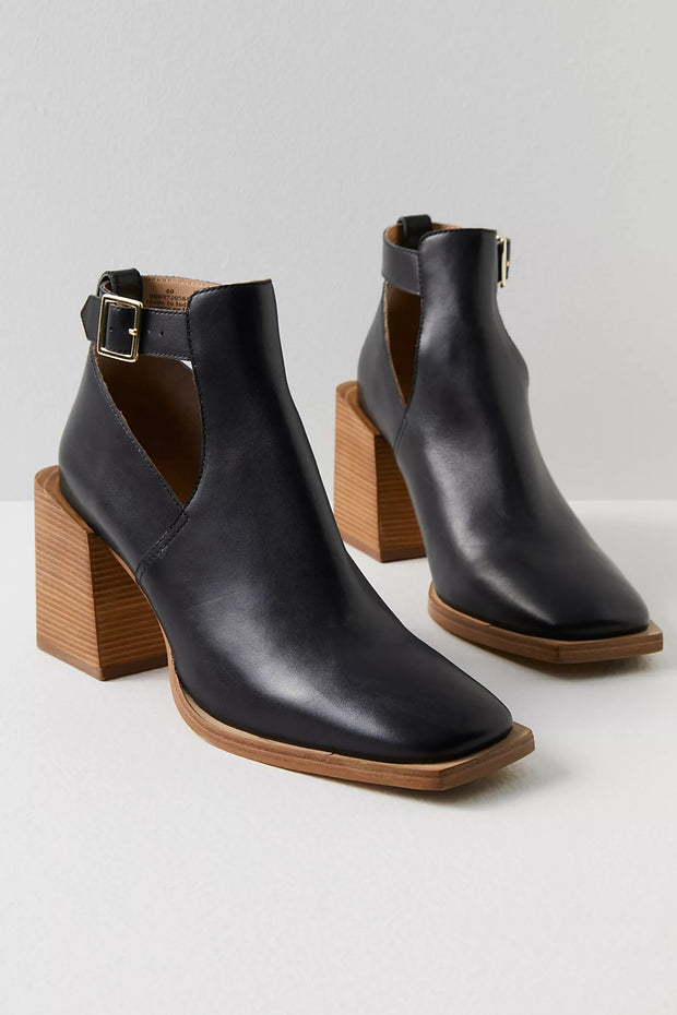 brady buckle shoeboot Bessie Blue